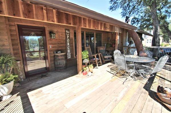 604 SW Barnard Street, Glen Rose, TX 76043