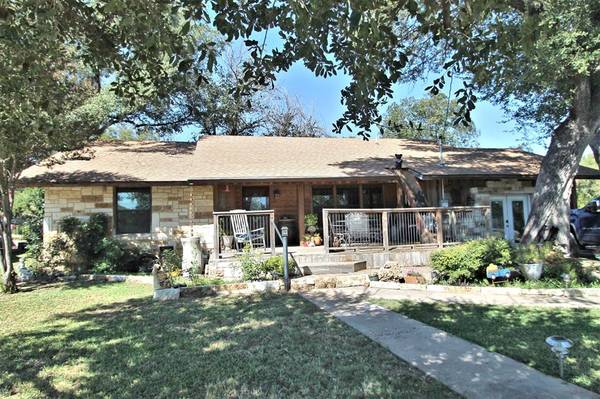 Glen Rose, TX 76043,604 SW Barnard Street