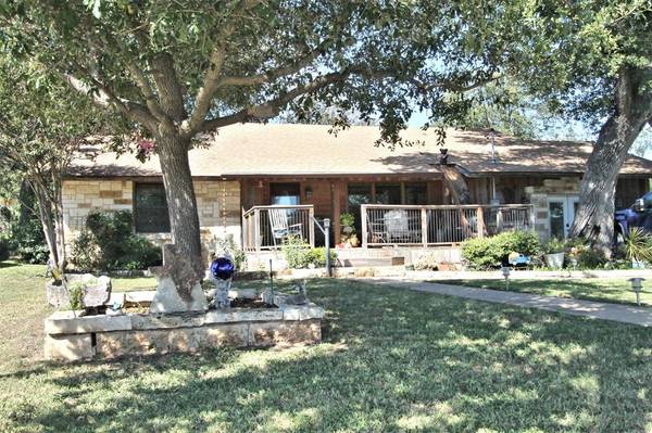 Glen Rose, TX 76043,604 SW Barnard Street