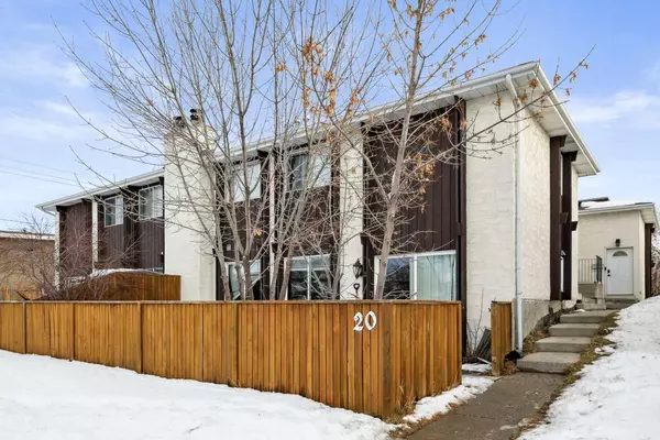 20 Huntley Close NE #4, Calgary, AB T2K4Z3