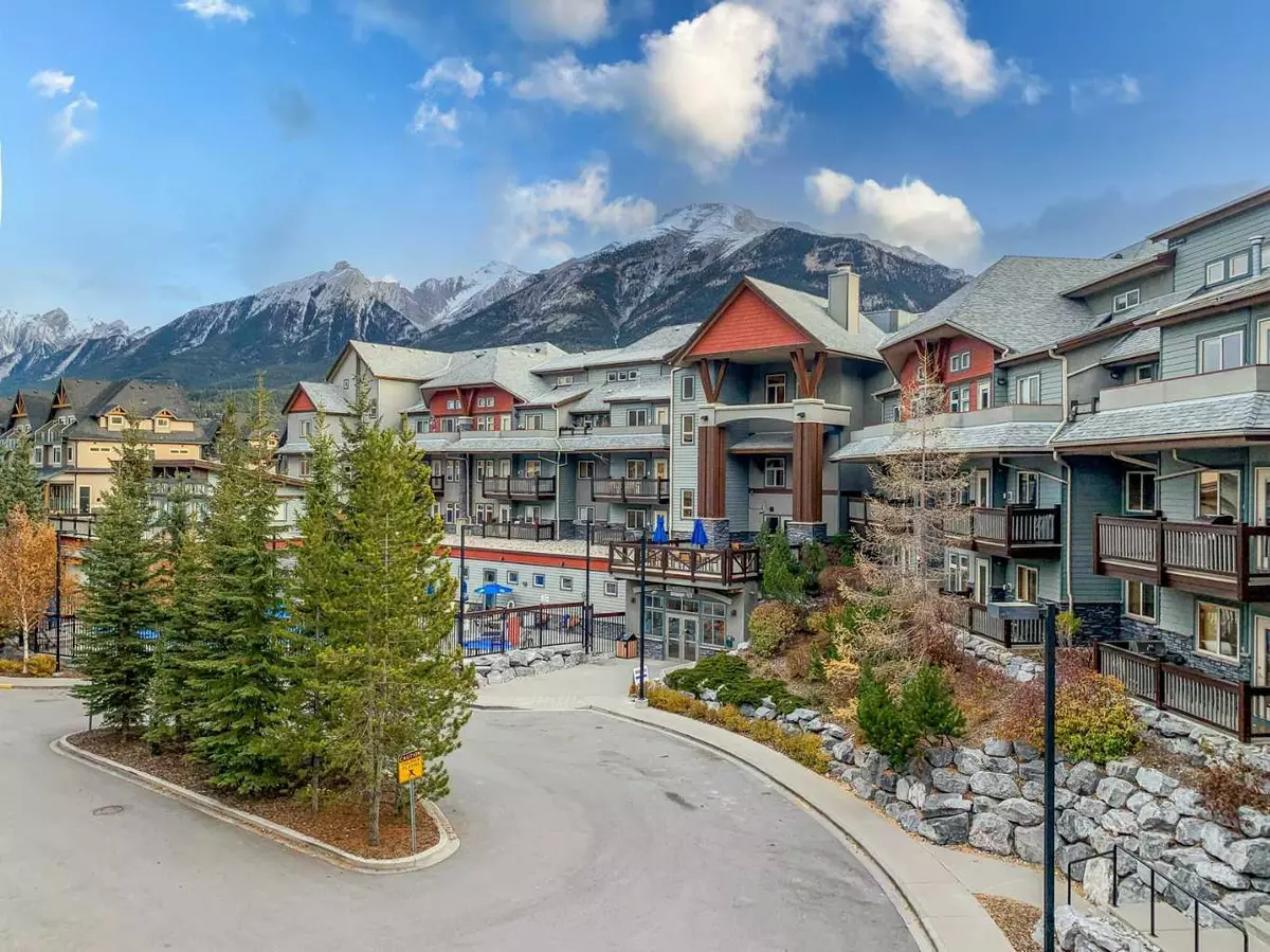 Canmore, AB T1W 3J2,107 Montane RD #323