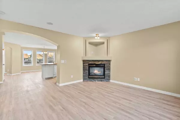 Calgary, AB T3K 0G4,32 Panora Close NW