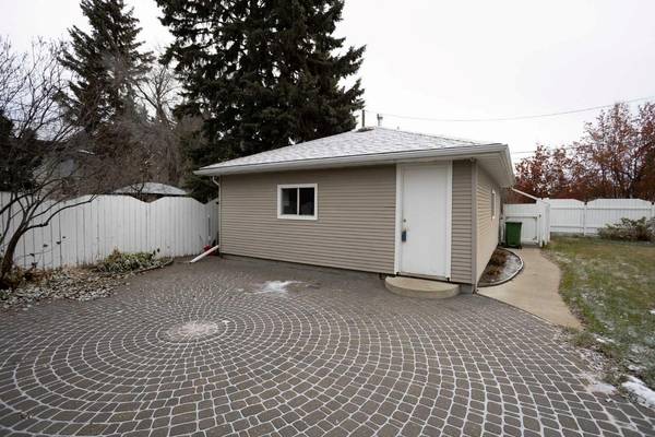 Red Deer, AB T4N 3N8,3537 Spruce DR