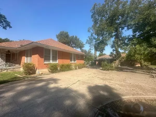 Wilmer, TX 75172,736 N Goode