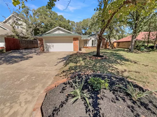 409 Misty Oaks Street, Azle, TX 76020