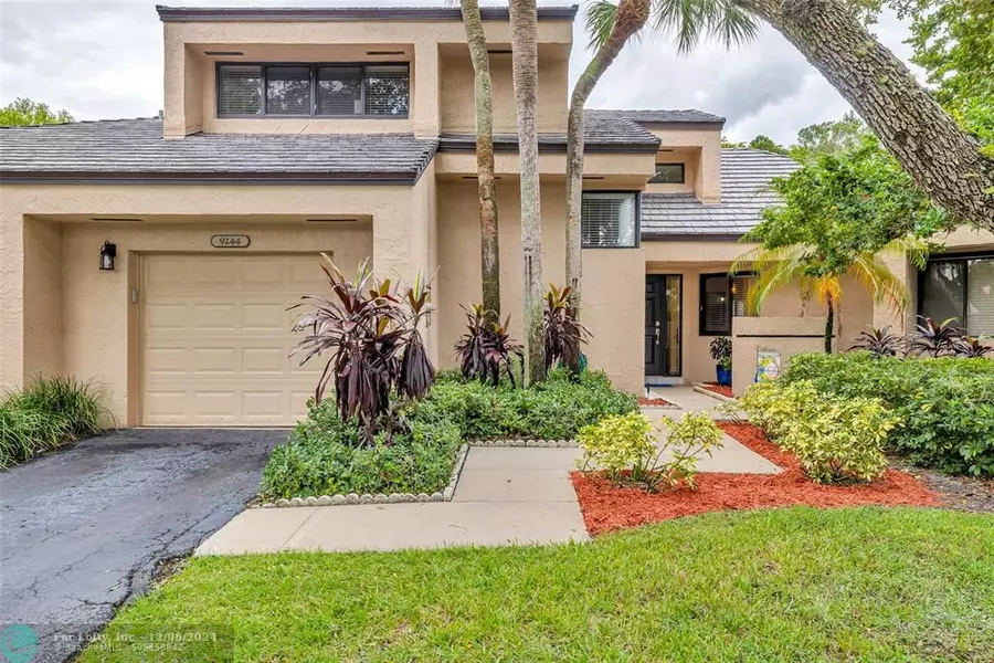 9244 Chelsea Dr N, Plantation, FL 33324