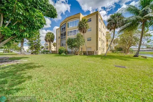 Lauderdale Lakes, FL 33319