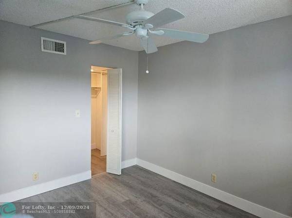 Lauderdale By The Sea, FL 33062,1541 S 0cean Blvd  #309