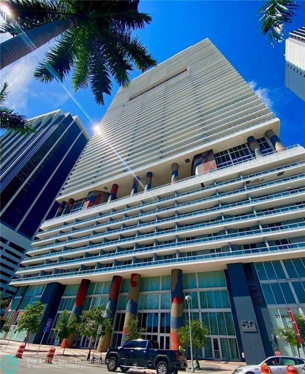 Miami, FL 33132,50 Biscayne Blvd  #3903