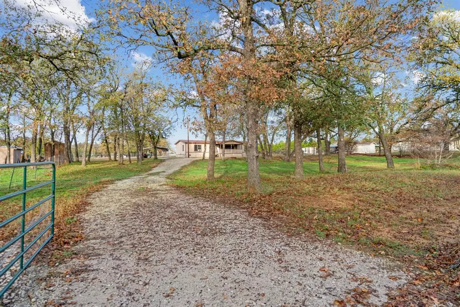 256 County Road 297, Gainesville, TX 76240