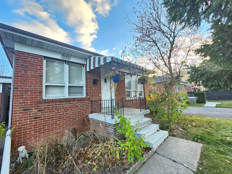 153 Mcallister RD #Bsmt, Toronto C06, ON M3H 2N8