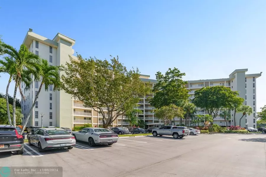 2940 N Course Dr  #805, Pompano Beach, FL 33069