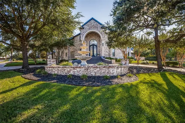 5214 Lake Forest Drive,  Rowlett,  TX 75088