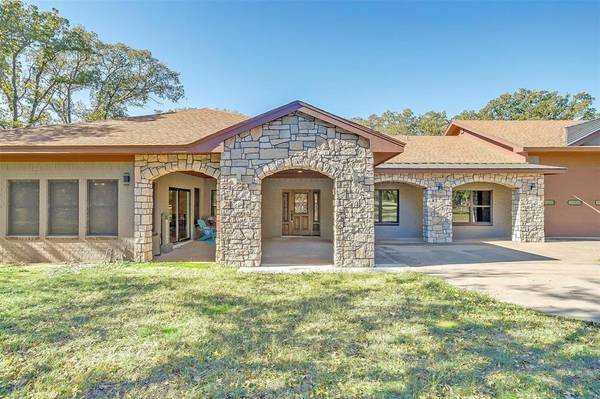 162 Eastledge Drive, Graham, TX 76450