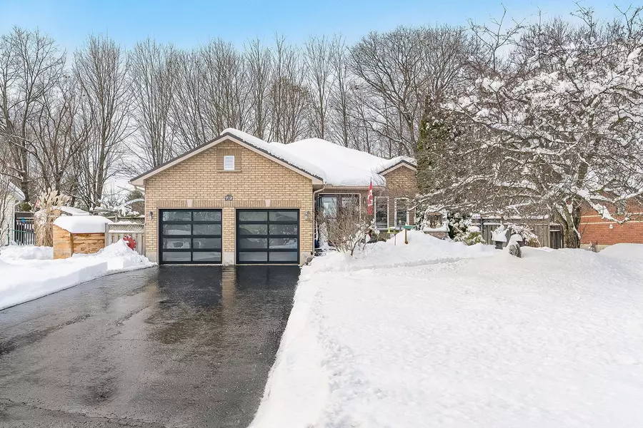 72 Oxley DR, Penetanguishene, ON L9M 1W4