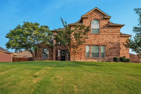 1132 River Rock Drive, Kennedale, TX 76060