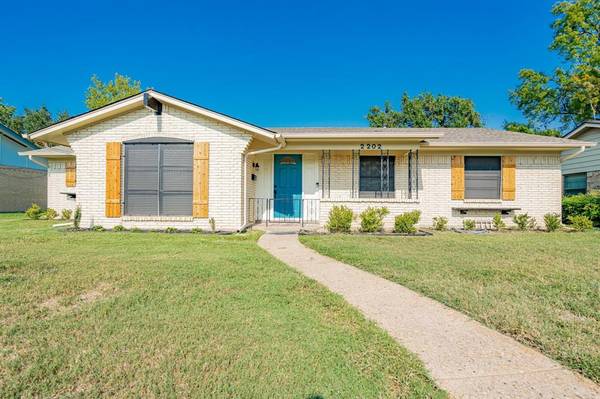 2202 Aloha Drive,  Mesquite,  TX 75150