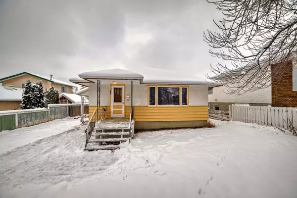 Calgary, AB T3C 1T9,924 39 ST SW