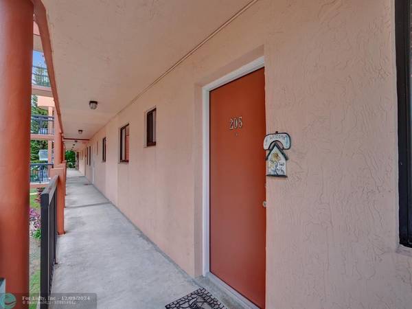 Hialeah, FL 33016,5350 W 21st Ct  #205