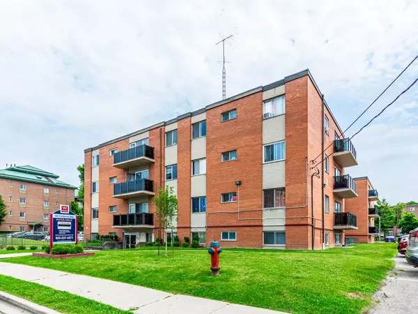 165 Colborne AVE #402, Richmond Hill, ON L4C 2K2