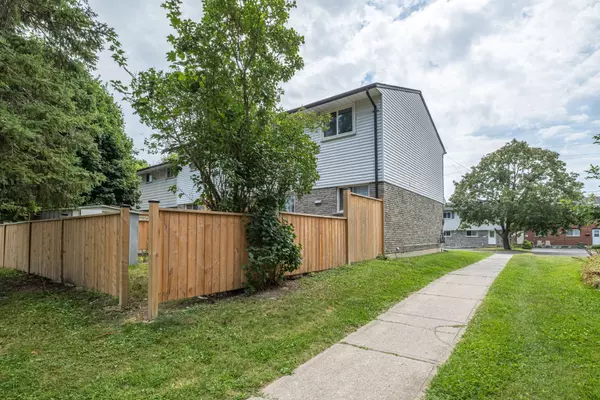 Kingston, ON K7M 6V6,930 Oakview AVE #134