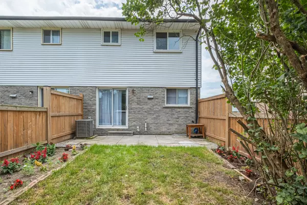 Kingston, ON K7M 6V6,930 Oakview AVE #134