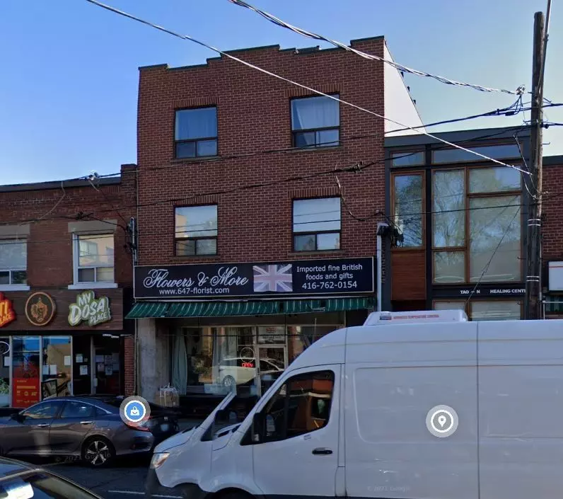 Toronto W02, ON M6S 3Z3,379 Jane ST #2