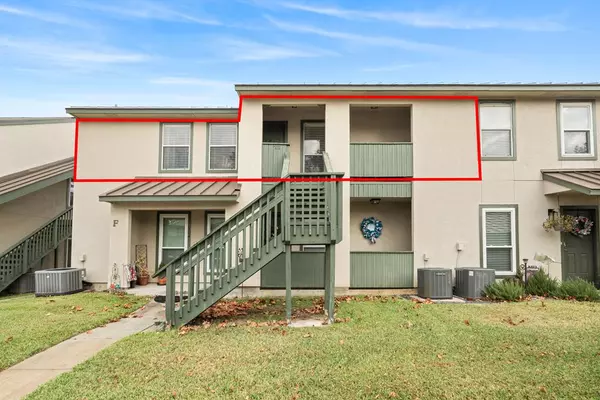 302 St Andrews #F-202, Rockport, TX 78382