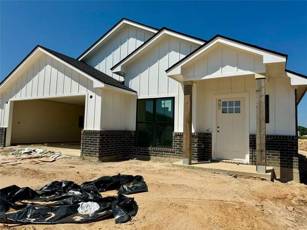 17330 Crossing Circle, Lindale, TX 75771