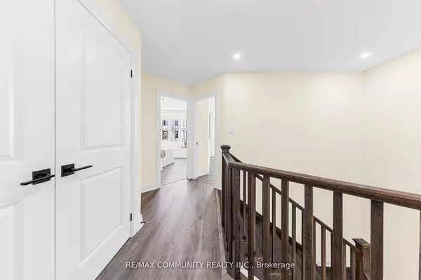 3307 Thunderbird Promenade, Pickering, ON L1X 0N1