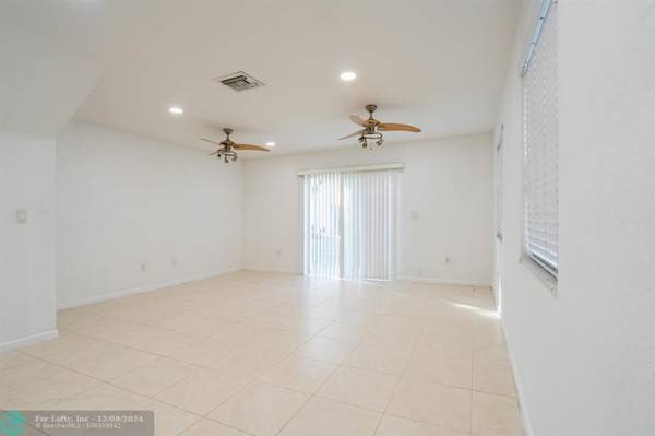 Pompano Beach, FL 33063,6619 Winfield Blvd  #9-2