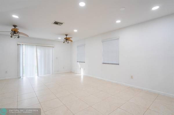 Pompano Beach, FL 33063,6619 Winfield Blvd  #9-2