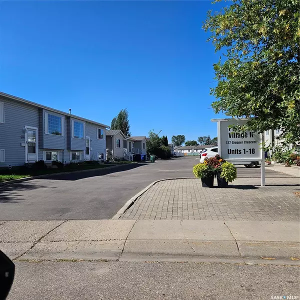 Saskatoon, SK S7M 3Z4,3472 Fairlight DRIVE #3