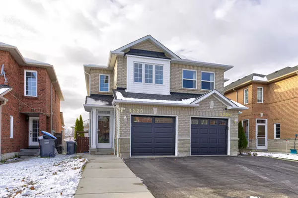 Mississauga, ON L5V 2N3,1225 Foxglove PL