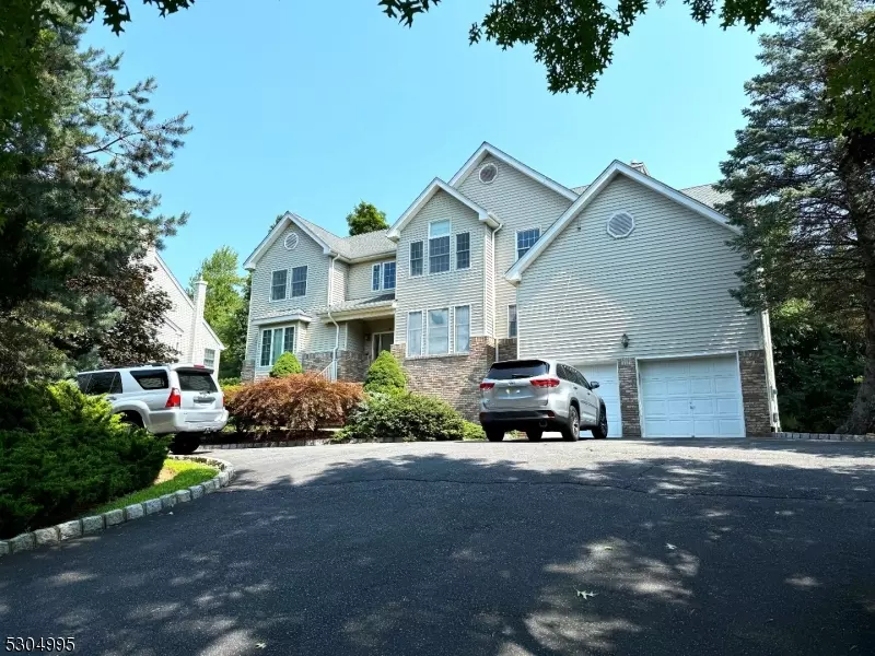 20 Hillside Dr, East Hanover Twp., NJ 07936