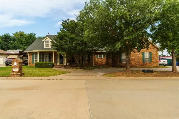 2812 Briar Creek, Chickasha, OK 73018