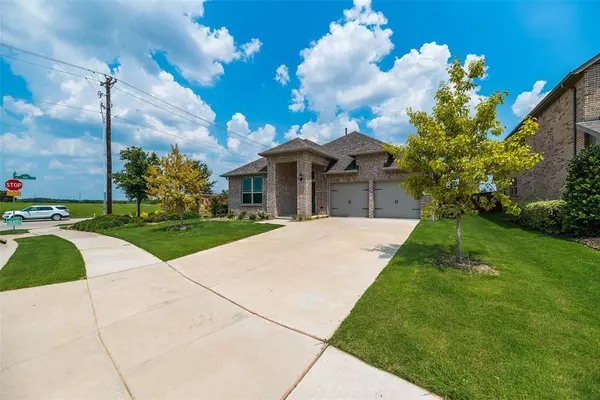 Prosper, TX 75078,661 Gray Wolf Drive