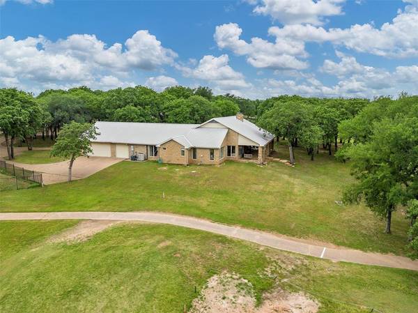 400 Sugar Tree Drive, Lipan, TX 76462