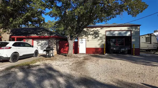 Montague, TX 76251,513 W Clay Street