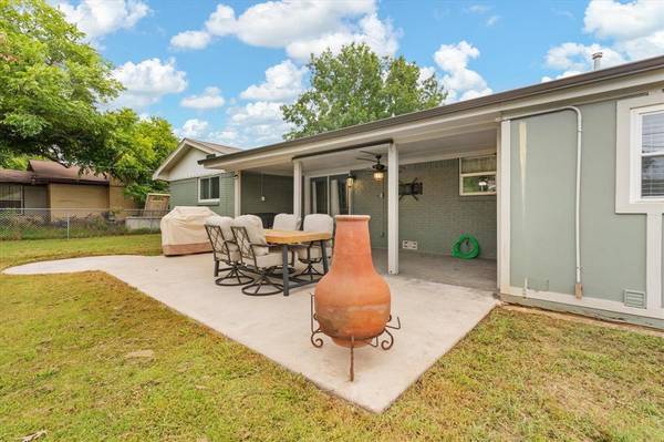 1102 Sheridan Lane,  Cleburne,  TX 76033