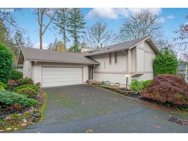 9825 SW QUAIL POST RD, Portland, OR 97219