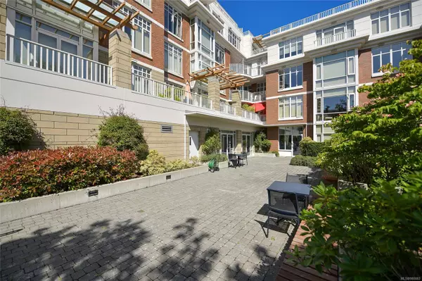 Victoria, BC V8V 3G7,999 Burdett Ave #215