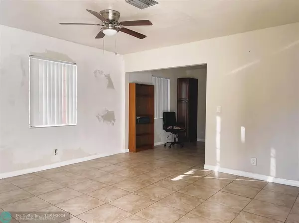 Riviera Beach, FL 33404,350 W 27th St