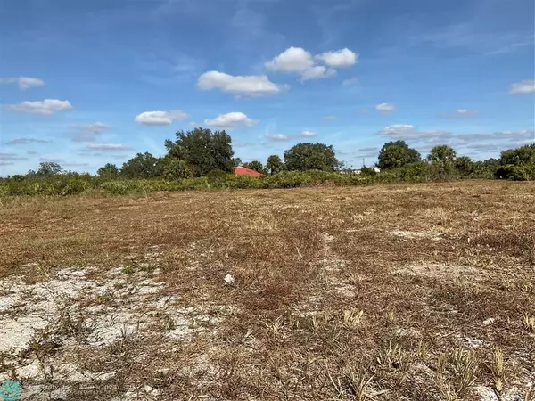 Okeechobee, FL 34972,18459 NW 276th