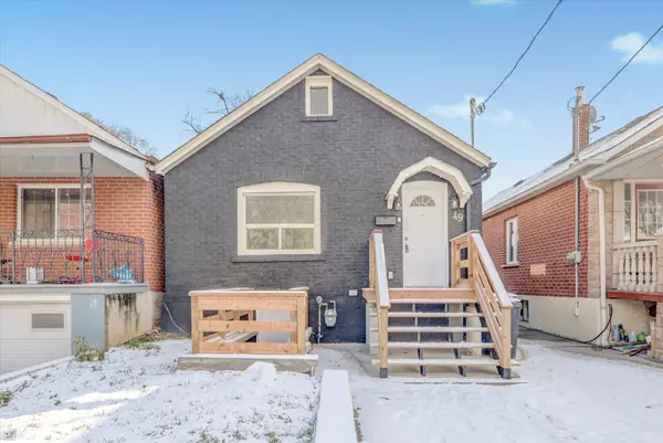 49 Cordella AVE #Main, Toronto W03, ON M6N 2J7