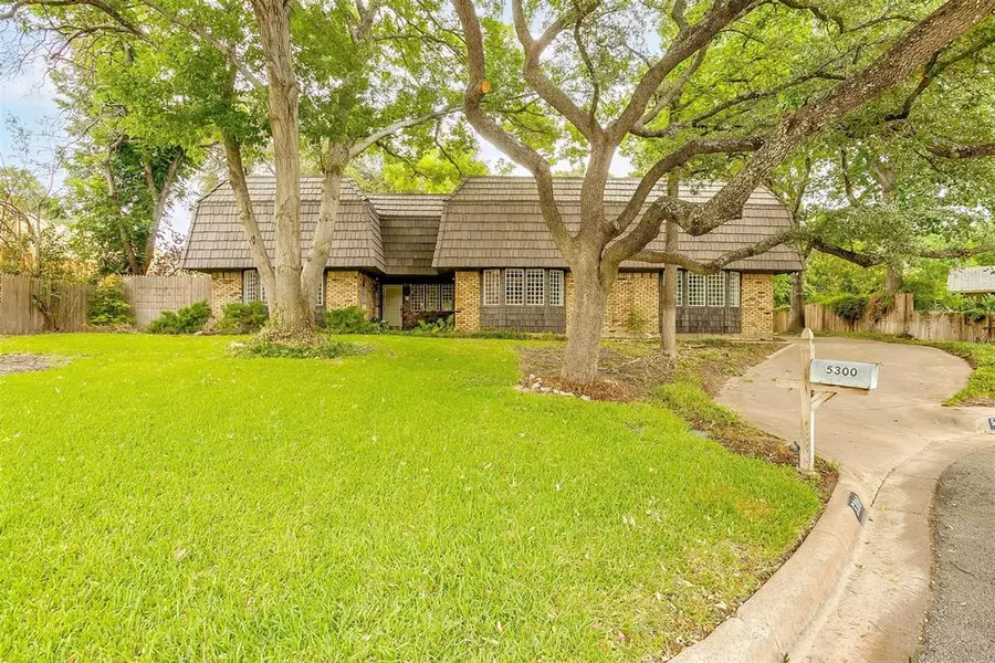 5300 Northcrest Road, Fort Worth, TX 76107