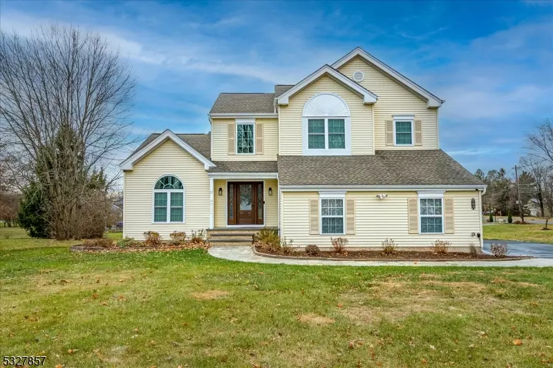 502 Woodside Ln, Branchburg Twp., NJ 08876