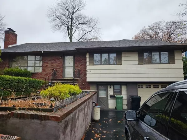 88 Glen Ave, Paramus Boro, NJ 07652