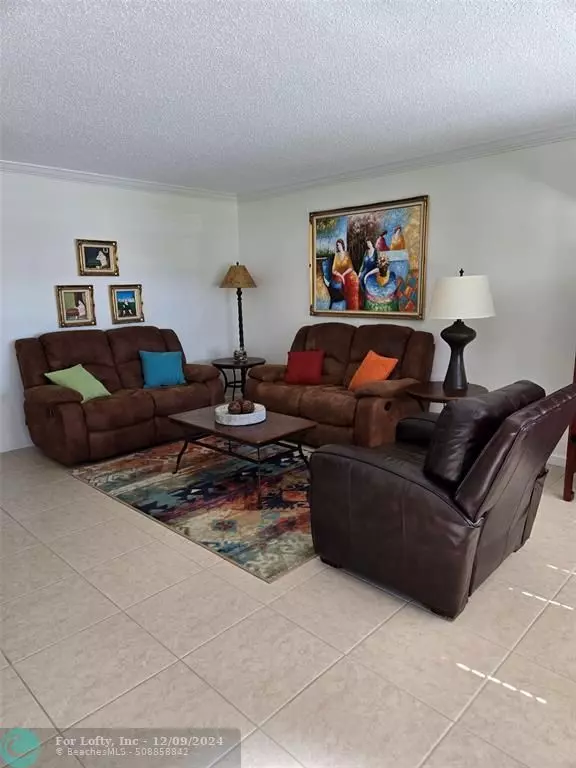 Deerfield Beach, FL 33442,243 Farnham K  #243