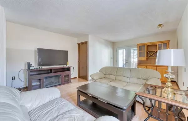 Windsor, ON N8X 3E3,610 Vanier ST E